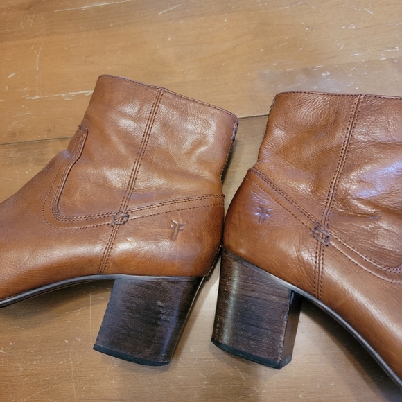 Frye Stella Zip Short Cognac Leather Ankle Booties with Block Heel Sz 8.5 - Picture 14 of 16